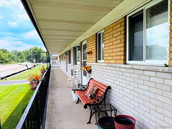 26965 Milford R Milford #38, South Lyon, MI 48178