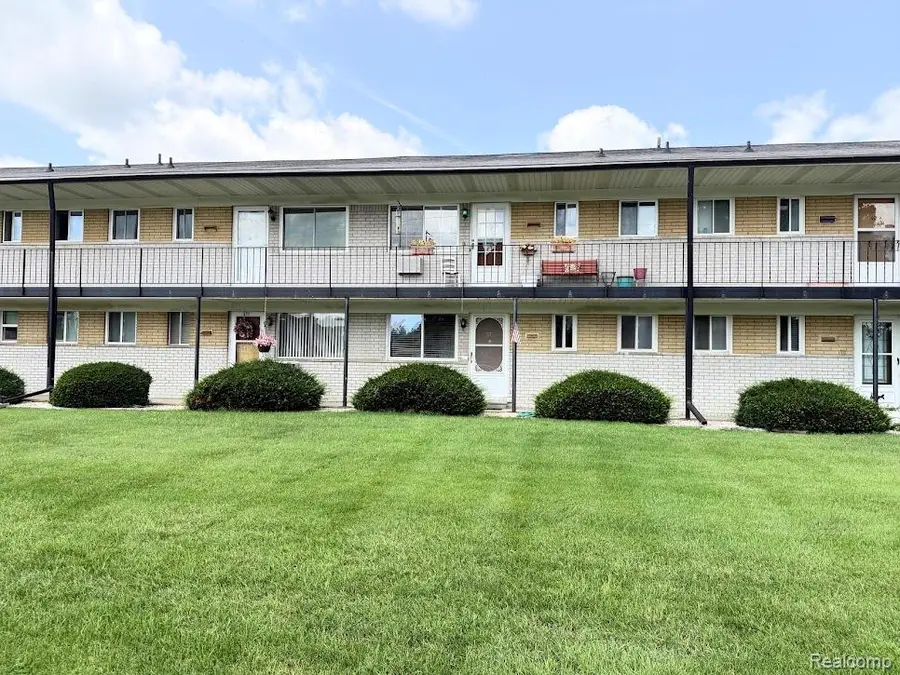 26965 Milford #38, South Lyon, MI 48178 - #3