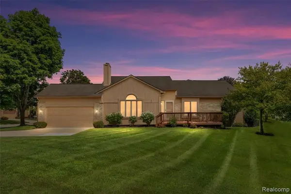 35144 Knollwood, Farmington, MI 48335