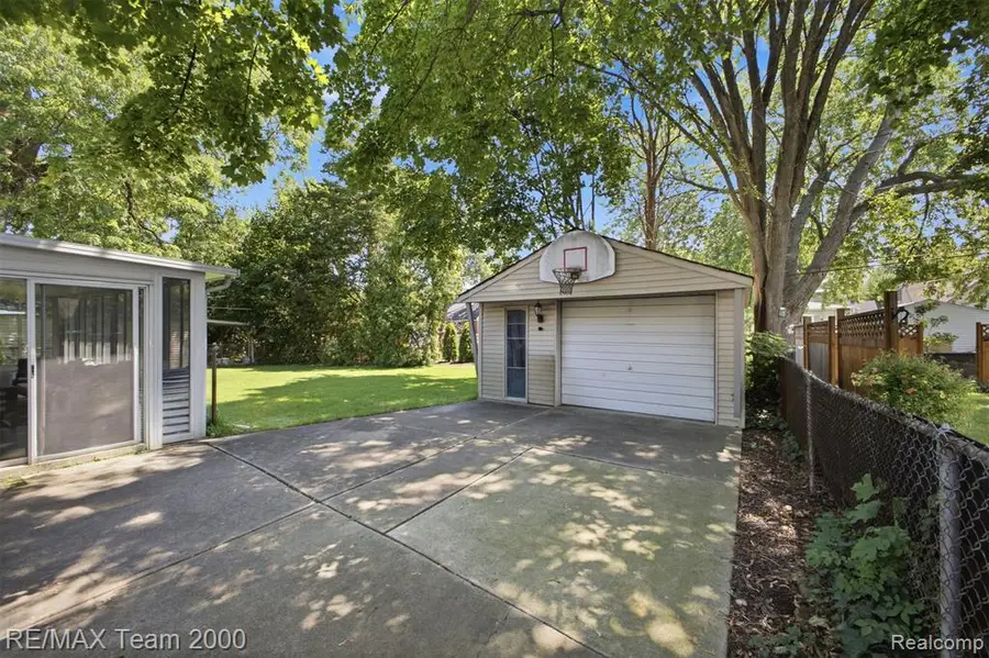 1953 Raymond, Dearborn, MI 48124 - #3