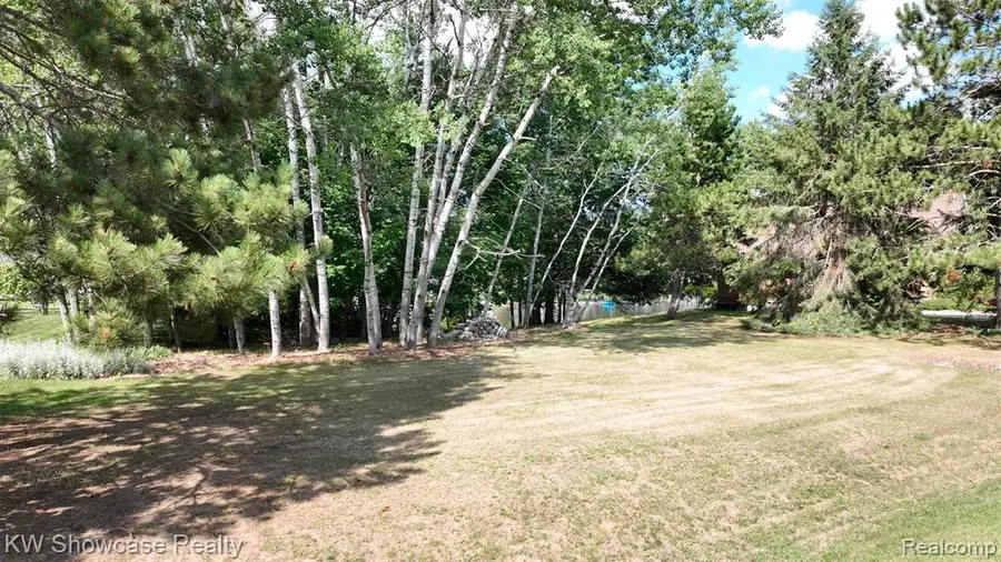 1033 Cantabrian, Weidman, MI 48893 - #2