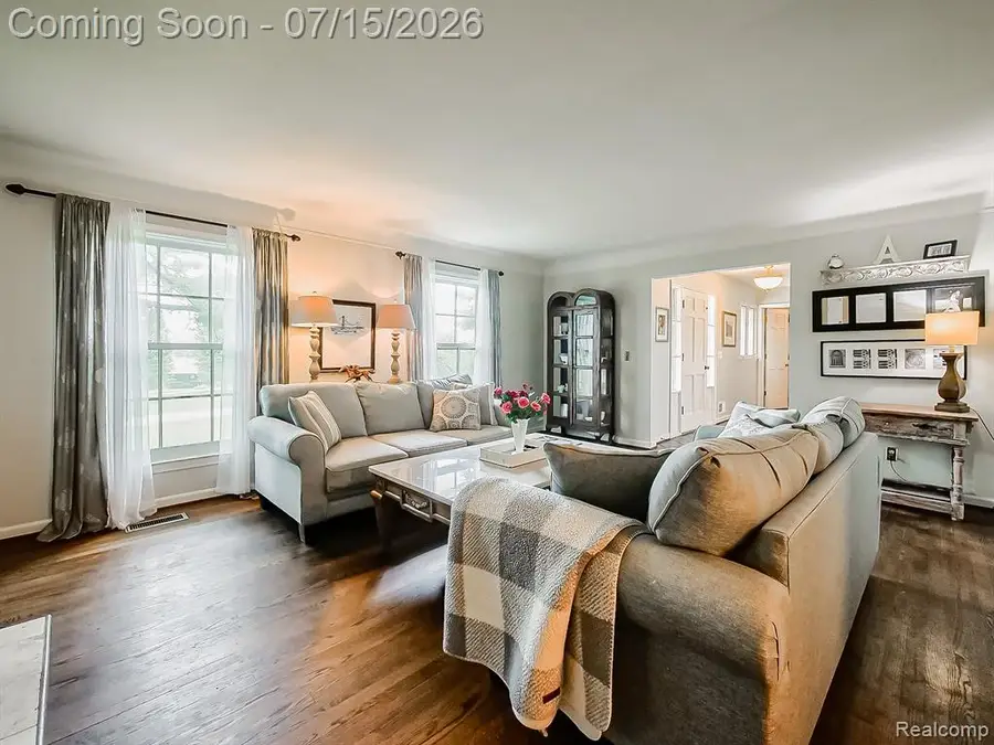 6730 Meadowlake, Bloomfield Hills, MI 48301 - #3