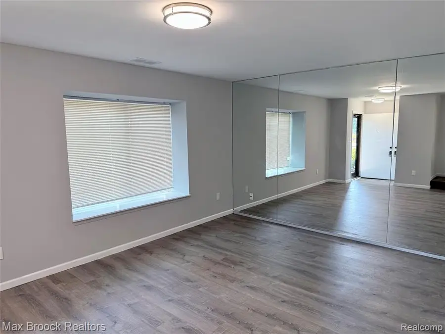 23478 Lahser, Southfield, MI 48033 - #2