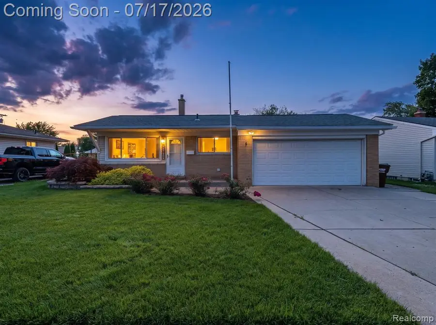 31707 Sweetbriar, Rockwood, MI 48173 - #2