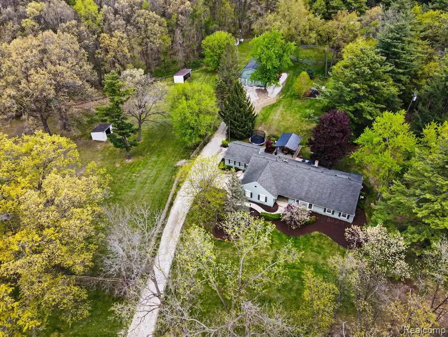 2601 Old Plank, Milford, MI 48381 - #2