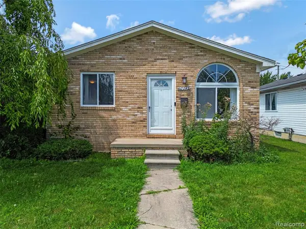 17245 Martin, Roseville, MI 48066