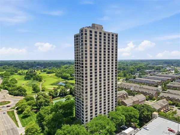 5000 Town, Southfield, MI 48075