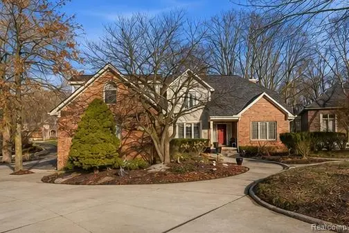 28690 Wintergreen, Farmington Hills, MI 48331