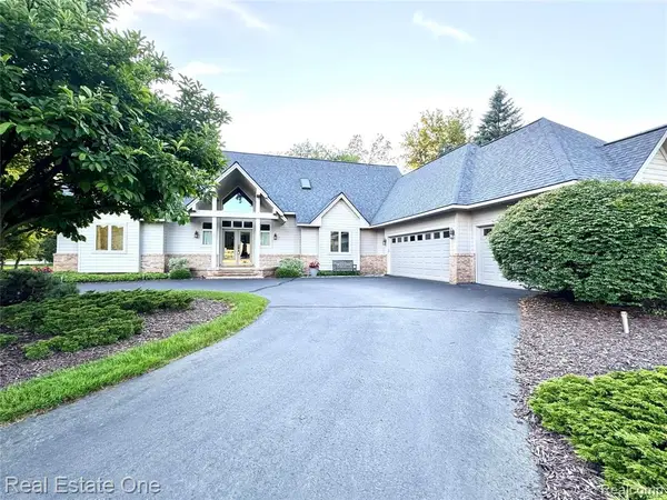 716 Bristol, Orion Twp, MI 48348