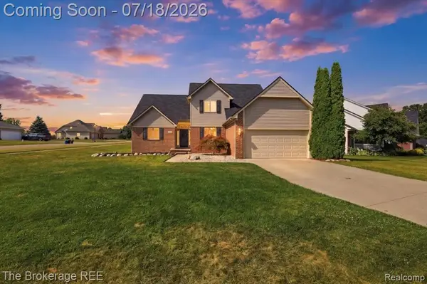 1340 Park Ridge Pointe, Grand Blanc, MI 48439