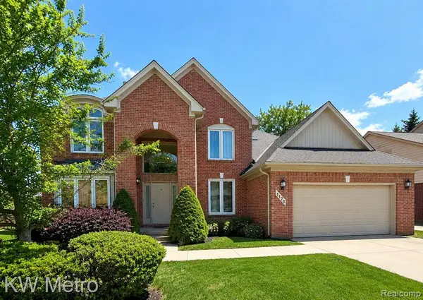1176 Cadmus, Troy, MI 48085