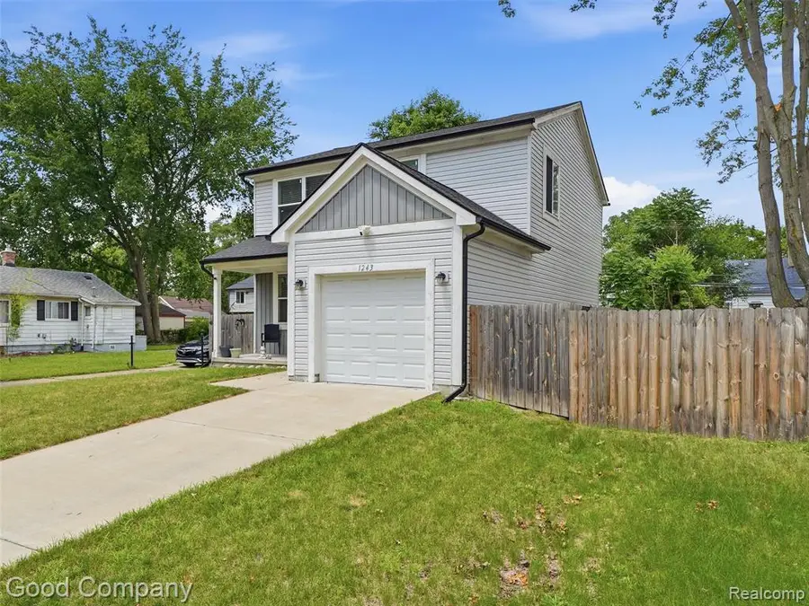 1243 E Milton, Hazel Park, MI 48030 - #3