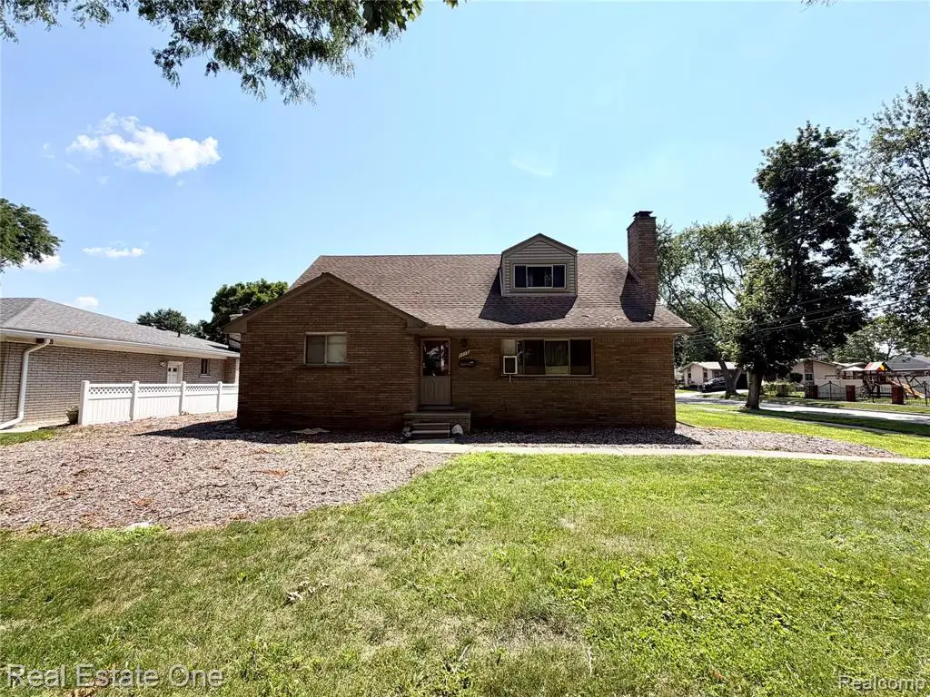 1712 N Evangeline, Dearborn Heights, MI 48127 - #1