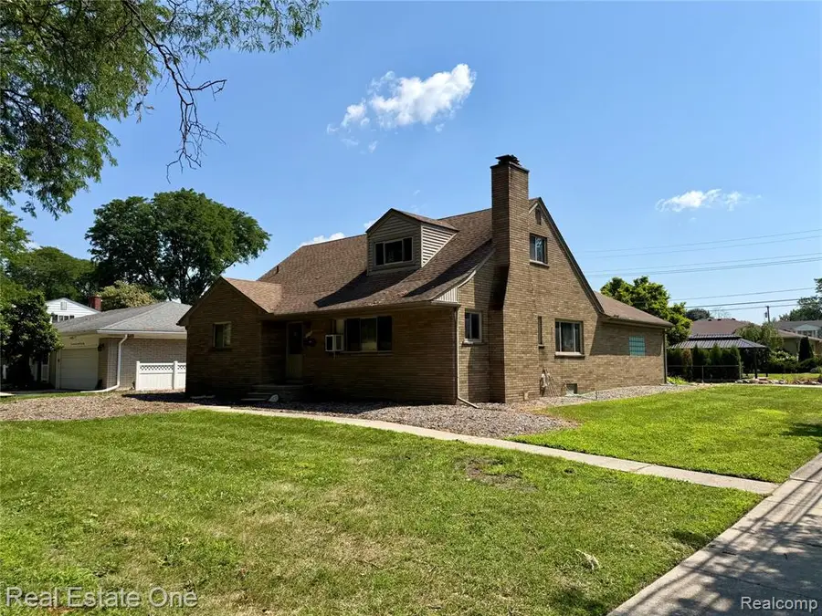 1712 N Evangeline, Dearborn Heights, MI 48127 - #2