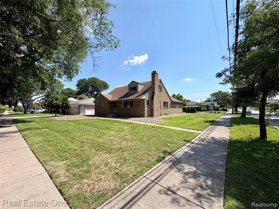 1712 N Evangeline, Dearborn Heights, MI 48127 - #3
