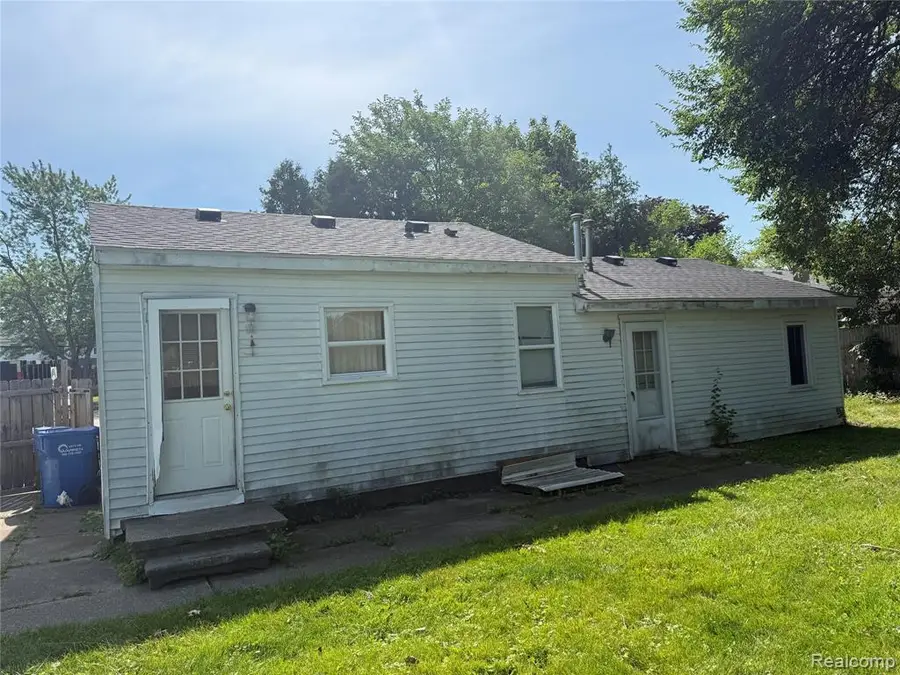 25453 Pine View, Warren, MI 48091 - #3