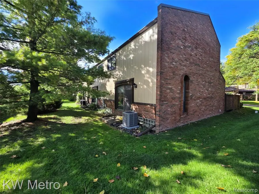 1105 Kirts #A, Troy, MI 48084 - #2