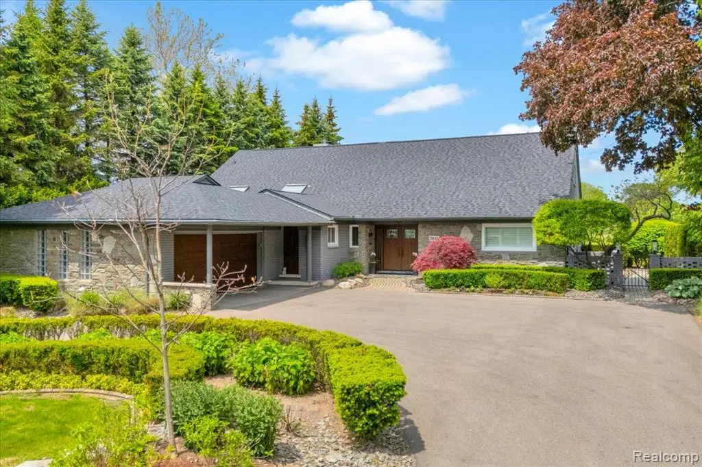 3816 W Maple, Bloomfield Hills, MI 48301 - #1
