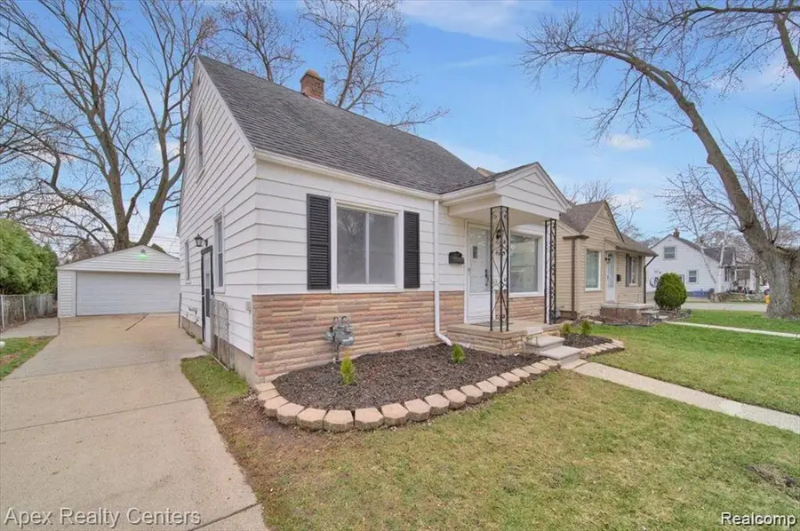 21237 Carlysle, Dearborn, MI 48124 - #3