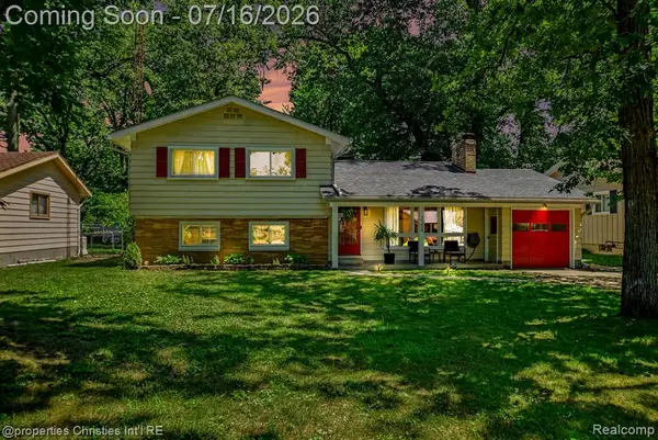 3304 Riverside, Port Huron, MI 48060