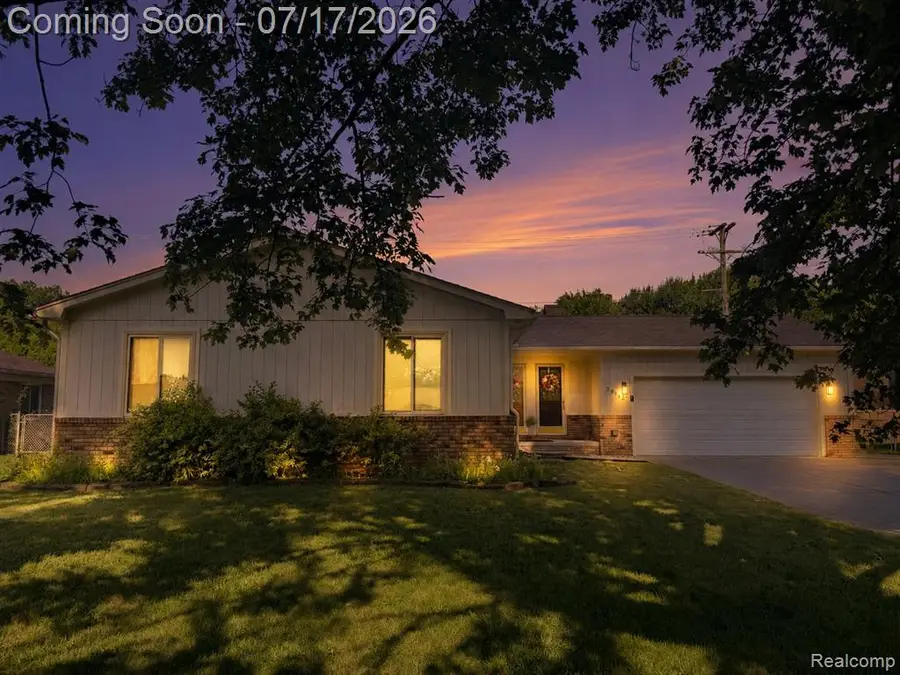 39941 Bridgeview, Harrison Township, MI 48045 - #2