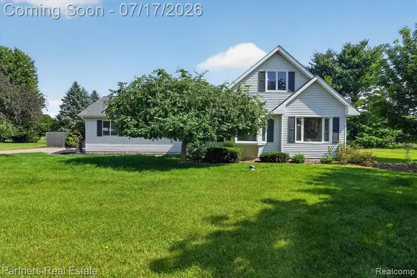 9145 Apple Orchard, Fenton, MI 48430