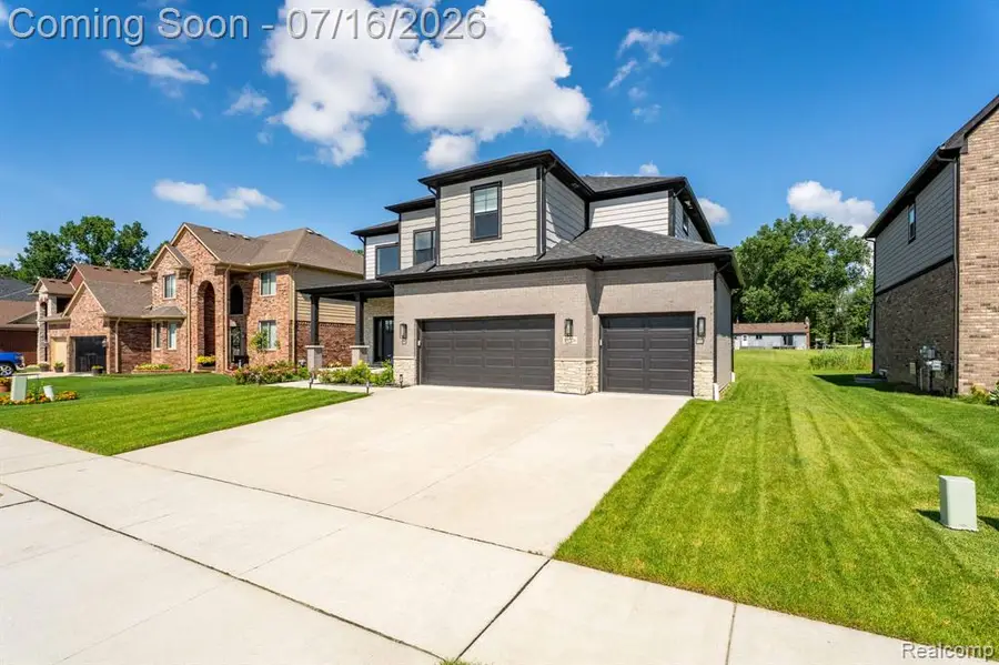 50226 Kapalua, Macomb, MI 48042 - #3