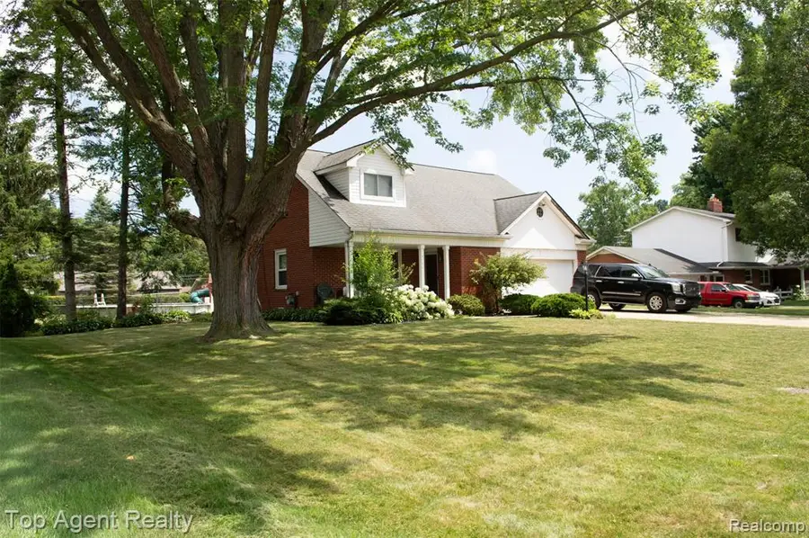 36218 Paddock, Clinton Township, MI 48035 - #2