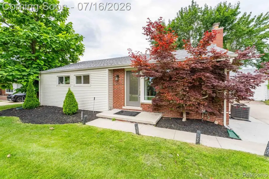 2118 Middlebelt, West Bloomfield, MI 48324 - #3