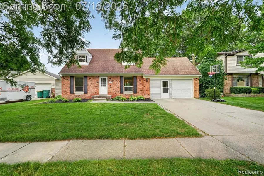 891 Devonshire, Brighton, MI 48116 - #3