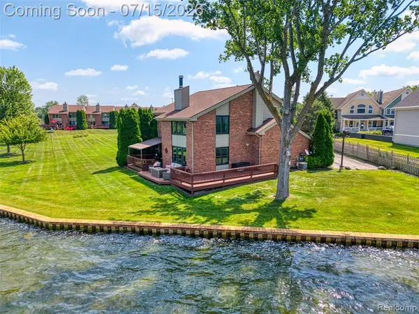 2226 Bowles, Fenton, MI 48430