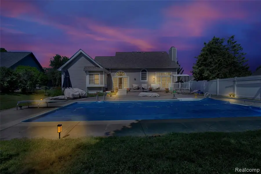 16073 Silverwood, Fenton, MI 48430 - #2