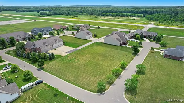 15051 Poberezny, Linden, MI 48451