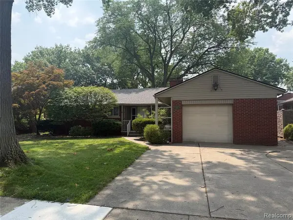2221 Davis, Wyandotte, MI 48192