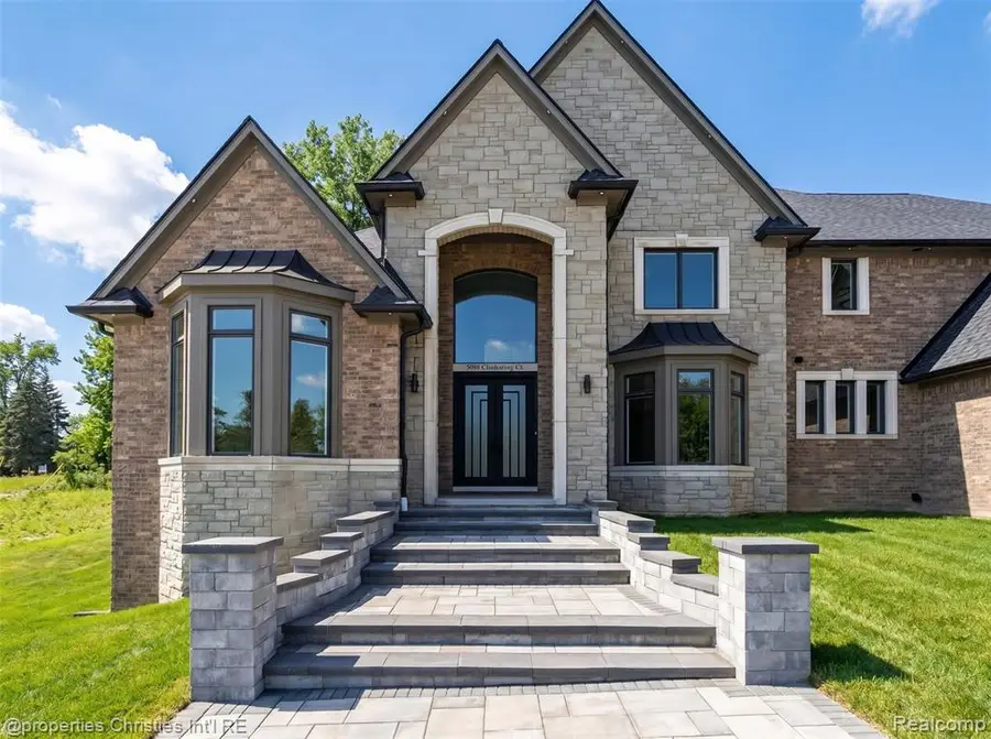 3080 Chickering, Bloomfield Hills, MI 48302 - #3
