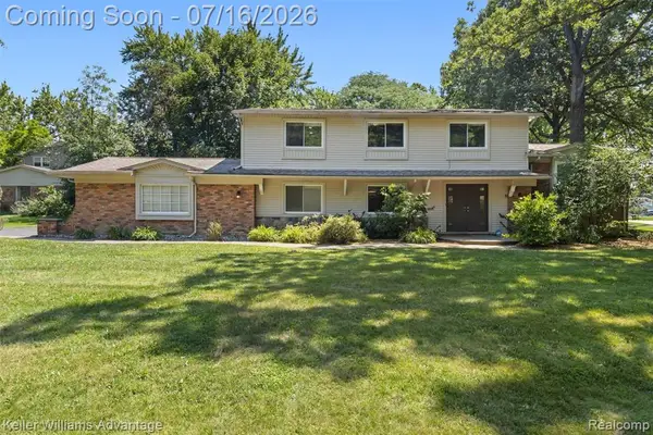6711 Woodside, West Bloomfield, MI 48322