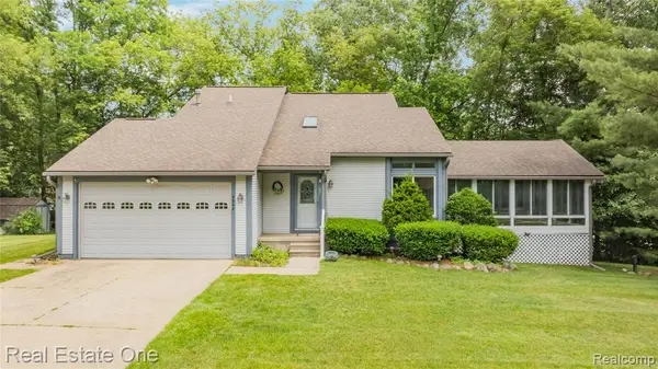 4642 Ponderosa, Commerce Twp, MI 48382