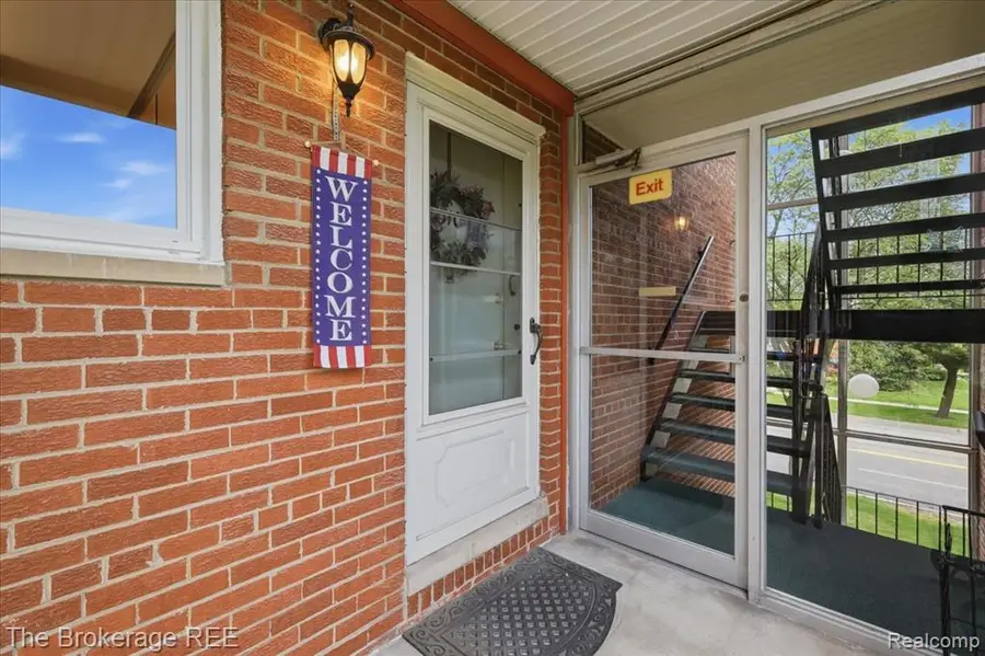 2820 Woods Lee #310, Royal Oak, MI 48073 - #3