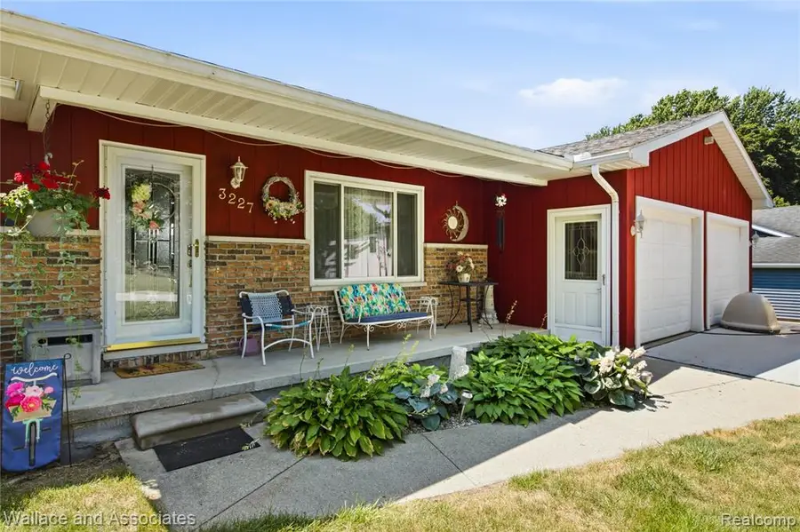3227 N Shoreview, Fort Gratiot, MI 48059 - #3