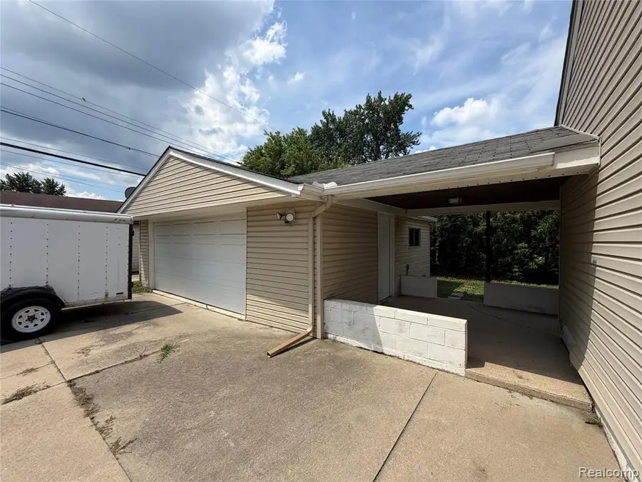 19820 E 14 Mile, Roseville, MI 48066 - #3