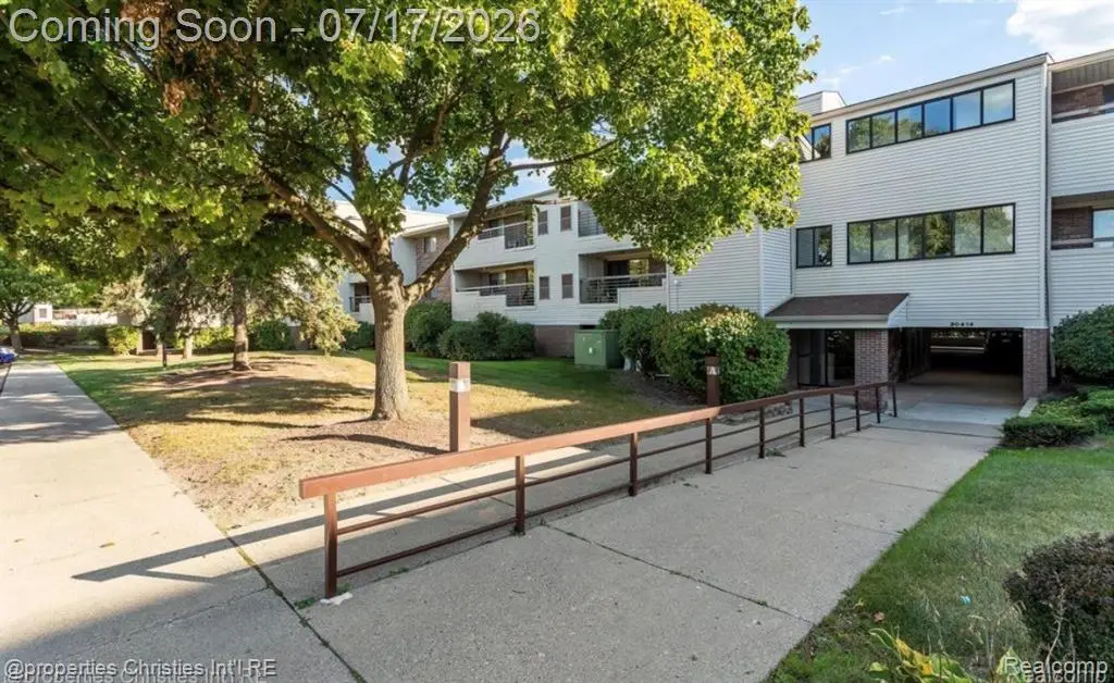 30414 Orchard Lake #13, Farmington, MI 48334 - #1