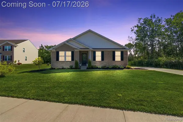 2340 Scenic Hollow, Grand Blanc, MI 48439