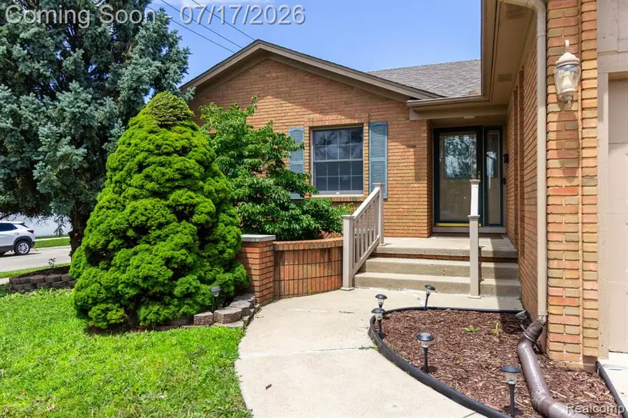 590 Saint John, Wyandotte, MI 48192 - #2
