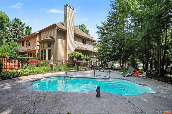 6621 Glenshaw, West Bloomfield, MI 48322