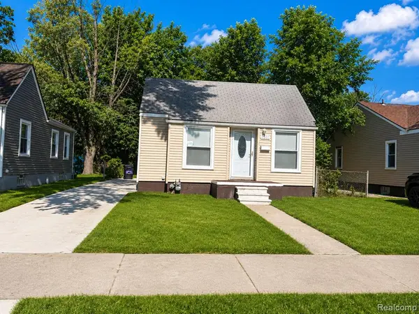8650 Auburn, Detroit, MI 48228