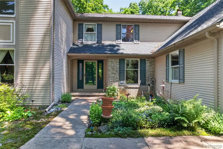 1919 Fox Ridge, Howell, MI 48843 - #3