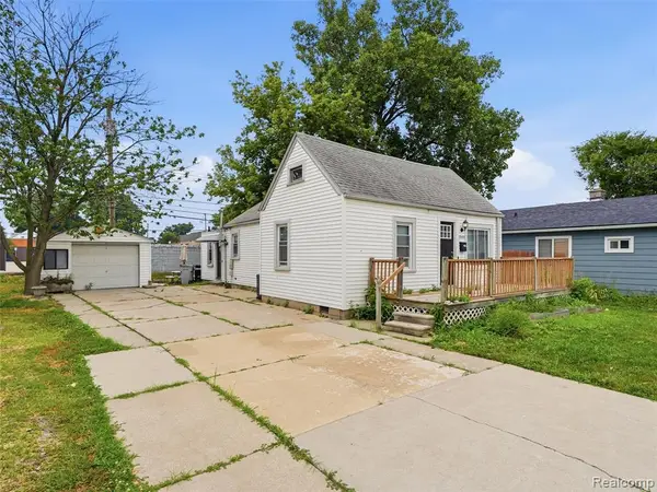 23409 Carlisle, Hazel Park, MI 48030