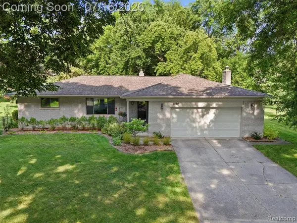 6229 Sandshores, Troy, MI 48085
