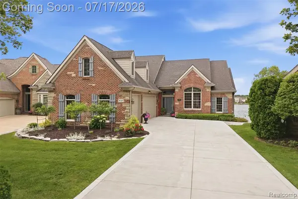 10685 Cliffview, South Lyon, MI 48178