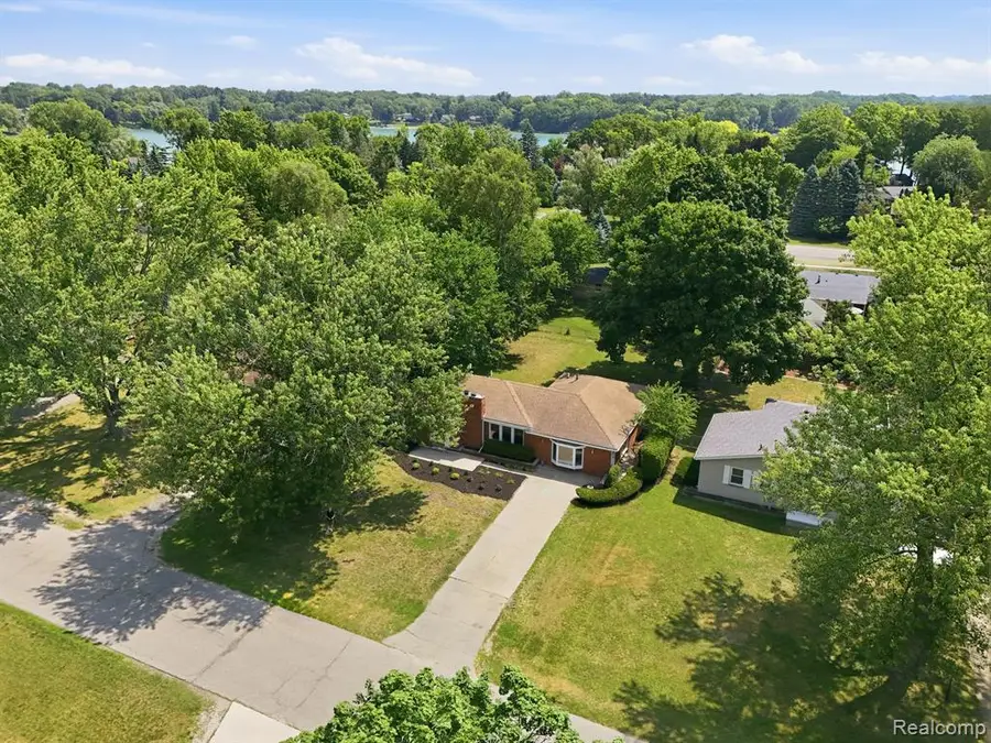 2313 Saint Joseph, West Bloomfield, MI 48324 - #2
